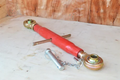 Тяга (Гвинт) центральна МТЗ-80/82 А61.03.000 Посилена + 1палец в комплекті