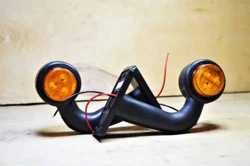 Габарит LED 12V заносу причепа Правий бік і ліва 12вольт (РОЖКИ)