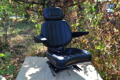 Сидіння (сидіння) тракторне універсальне з підлокотниками + підголовник (МТЗ, ЮМЗ, Т-40, Т-25)