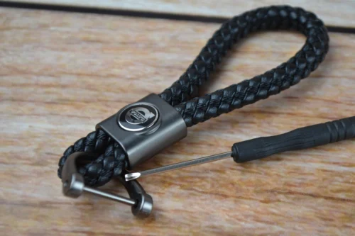 Стильный Кожаный брелок с логотипом Volvo цвет Черный