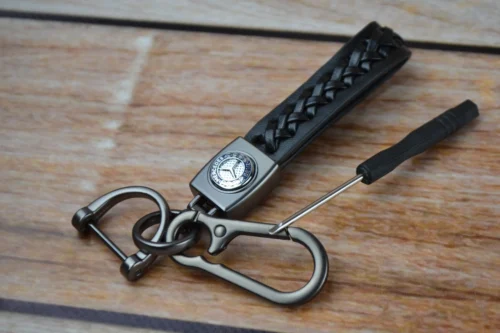 Стильный Кожаный брелок с карабином и логотипом Mercedes цвет Черный