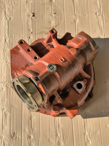 Корпус правий редуктора з гільзою МТЗ (виробник оригінал МТЗ) 52-2308110-А1