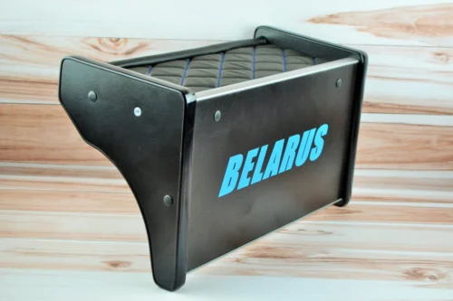 Полиця (165) панелі кабіни синій напис МТЗ УК (Білорус) овальна панель