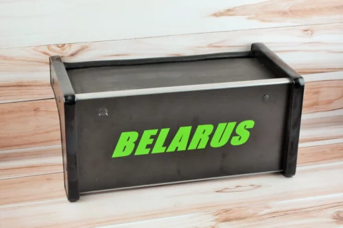 Полиця панелі кабіни МТЗ УК (Зелений надпис Беларус) пластикова панель вузька,квадратна 1998-2017г