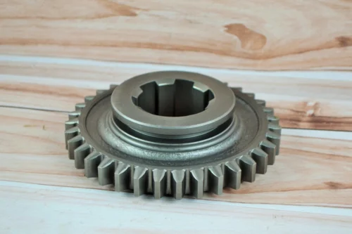 Шестерня 4 передачі та заднього ходу ведена (Z=35). Т25-1701318-В