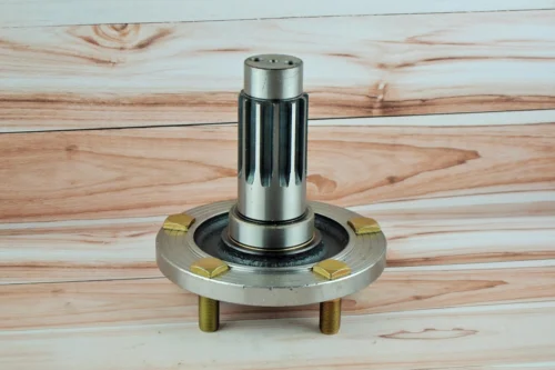 Фланець переднього провідного мосту МТЗ; 72-2308070 (на 5-отвер. у зборі з болтами)