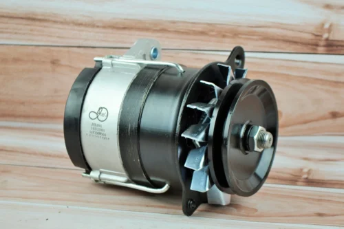 Генератор Т-25, 14 В 700 Вт;