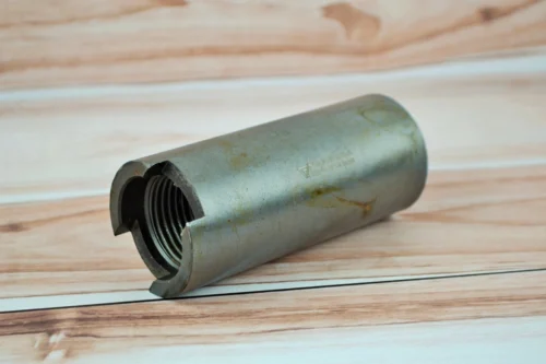 Вісь хитання переднього ведучого моста МТЗ з прорізом (Оригінал ) 52-2301058