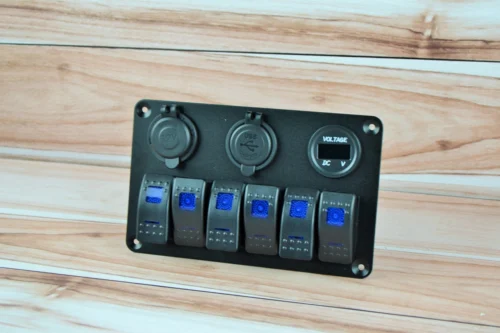 Блок перемикачів 6 клавіш з підсвічуванням, два виходи під USB 4.2А + вольтметр + прикурювач (наклейки)