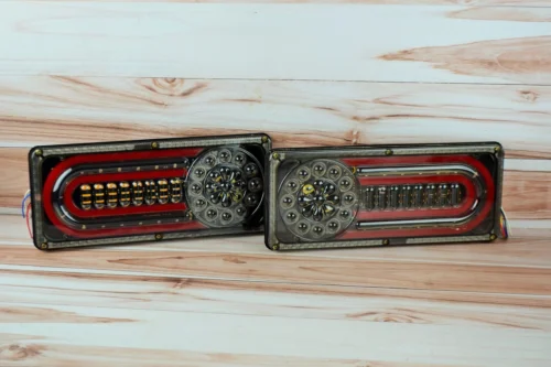 Ліхтар LED задній 12-24 V до Автомобільної техніки, вантажівок, 41х13 см (Біжний поворотник) Ferrari