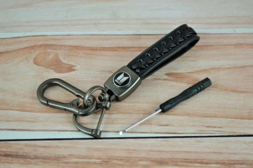 Стильный Кожаный брелок с карабином и логотипом ISUZU цвет Черный