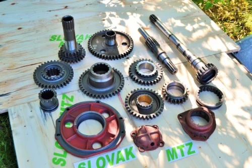 Повний комплект шестерень, валів на проміжку МТЗ-80/82/892 Д-240/243