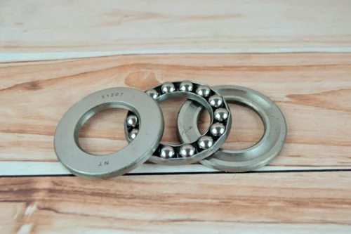 Підшиіпник упорний Т-25 8207 (51207)