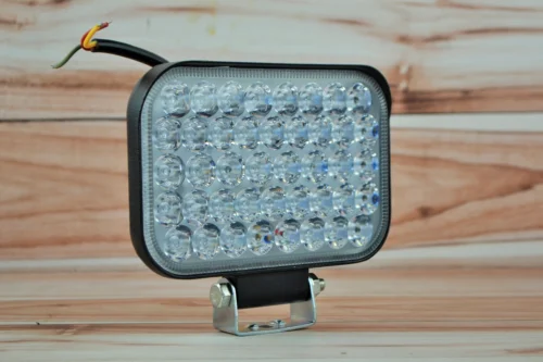 Фара LED прямокутна 126W 6000K (42 діодів) (15,2см х 10см  х 3см) (ближній + дальній)