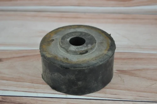 Подушка кабіни МТЗ-80, МТЗ-82 130-5001332 верхня