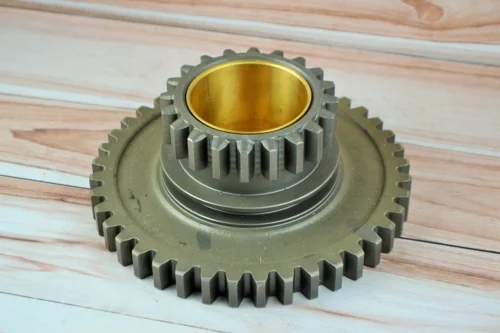 Шестерня проміжна з втулкою ЮМЗ (z=20/40) 40-1701056