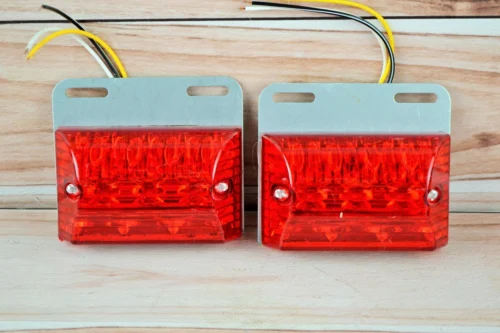 Габарит LED червоний ліхтар + Біла підсвітка знизу 24вольт (10см * 6см) (1шт)