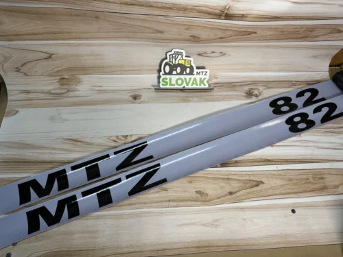 Наклейка  на капот «MTZ 82» комлектація 2шт (110см*7см)