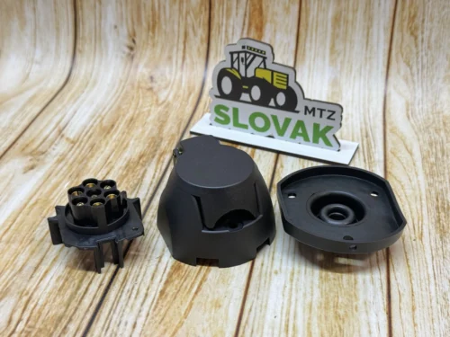 Розетка Fristom 7 PIN 12V пластикова з гумовим ущільнювачем (7контактів)