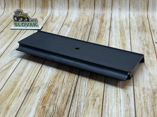 Кришка МТЗ панелі приладів (вир-во МТЗ) 80-3805061