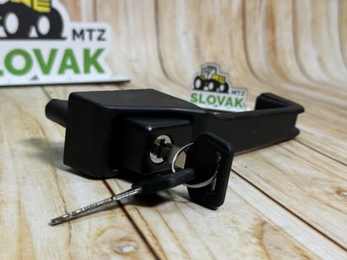 Ручка дверей ліва МТЗ-80/82/892 у зборі з ключем (кат. 80-6105300-А1) Оригинал