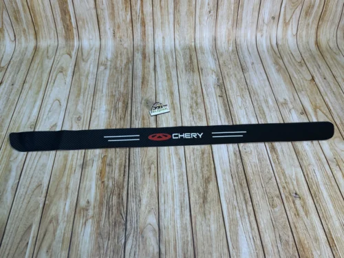 Наклейка на задній бампер карбонова Chery на всі моделі, також інші марки автомобілів