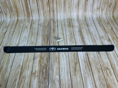 Наклейка на задній бампер карбонова Daewoo на всі моделі, також інші марки автомобілів