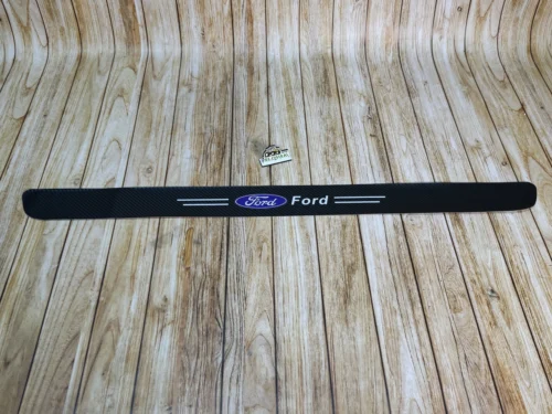 Наклейка на задній бампер карбонова Ford на всі моделі, також інші марки автомобілів