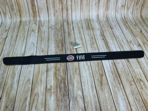 Наклейка на задній бампер карбонова Fiat на всі моделі, також інші марки автомобілів