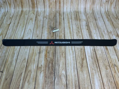 Наклейка на задній бампер карбонова Mitsubishi на всі моделі, також інші марки автомобілів