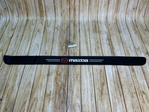 Наклейка на задній бампер карбонова Mazda на всі моделі, також інші марки автомобілів