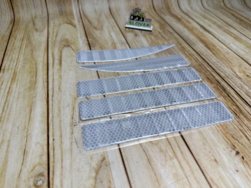 Кольорова наклейка-відбивач для автомобіля Білий