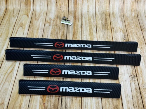 Захисна плівка Mazda 5D із вуглецевого волокна самоклеюча 4шт, 2х(60х7см)  2х(40х7см)