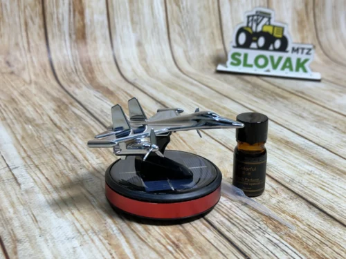 Автомобільний ароматизатор винищувач з роздуванням на сонячній панелі. (Сірий з червоною підставкою)