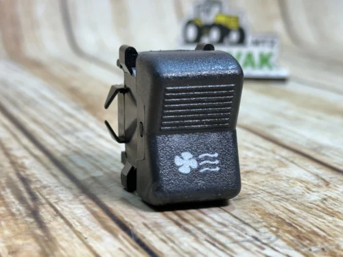 Перемикач П147М-04.11 (МТЗ) вентилятора отопітеля (3 положення) Аналог