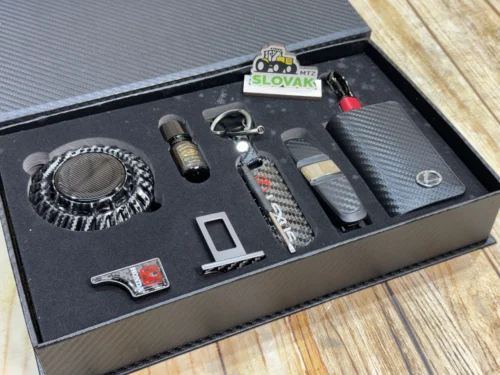 Подарунковий бокс для авто Lexus (Ароматизатор, заглушки, брелок, тримач окулярів, ключниця)