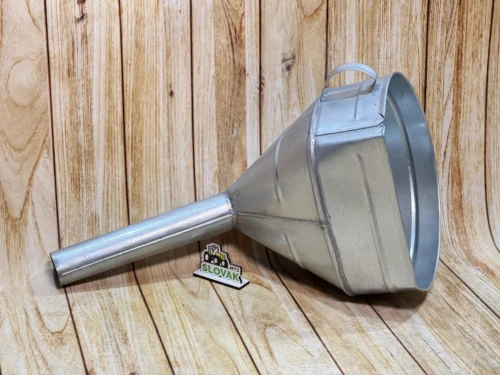 Лійка для палива металічна - носик косий 4,5л