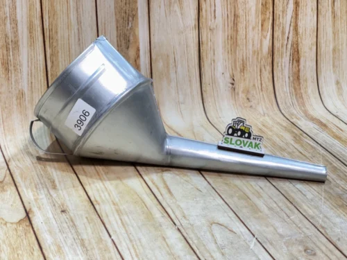 Лійка для палива метал - носик косий тонкий довгий "іномарки, буси"