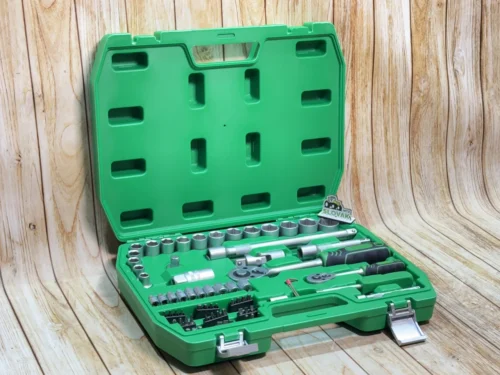 Набір інструменту  Intertool 1/2",1/4"  72шт сб, 8-32 мм з тріскачкою, подовжувач, кардан. комір, головка.