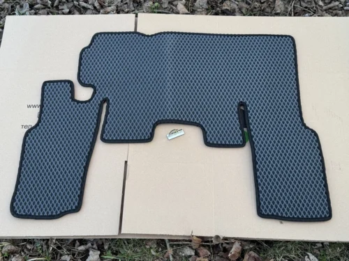 EVA Килимок до трактора МТЗ-82. УК (Чорний, На коврик з двух частин)