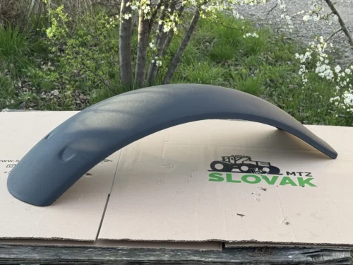 Крило пластмасове переднє МТЗ-82 Оригінал (кат.80-8403041-А1)