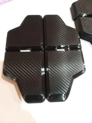 Заглушка на петли двери МТЗ (вир-во PolyMelTech) Карбон