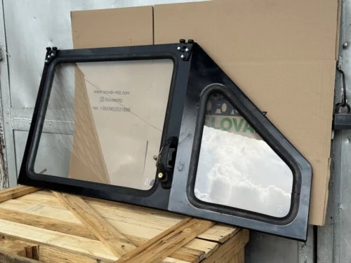 Двері МТЗ ліва у ЗБОРІ  МТЗ Оригінал Р.Б (кат.80-6708005-Б)