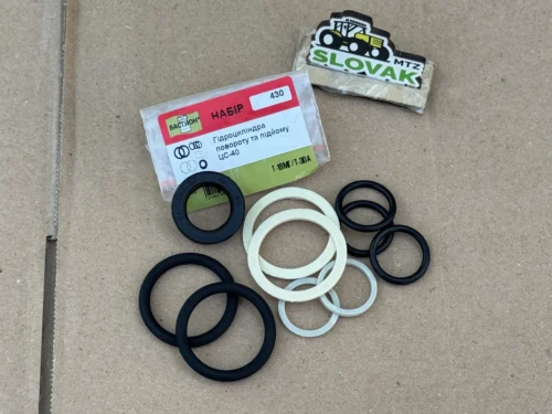 Набір ущільнювачів гідроциліндра повороту та підйомного ЦС-40 (вир. Бастіон, арт. 430)