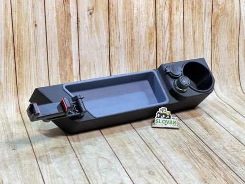 Додаткова полочка на ручку дверей МТЗ в кабіну трактора МТЗ / ЮМЗ ( USB зарядка, прикурювач, тримач телефона)