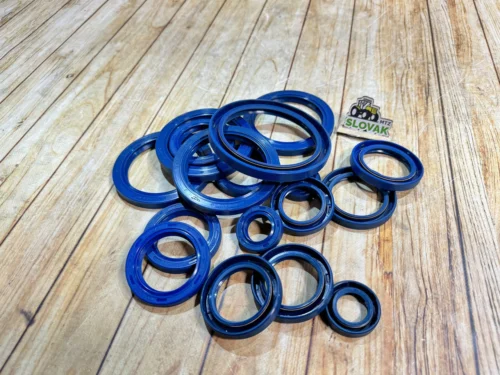 Набір манжет трактора МТЗ-80 (повний, без ГУР)