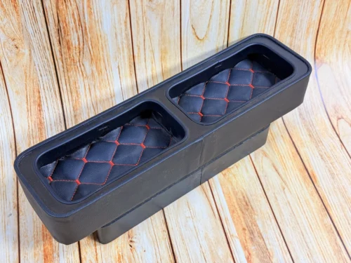 Полка правої ручки дверей МТЗ УК чорна (червона нитка, 2 відділи)