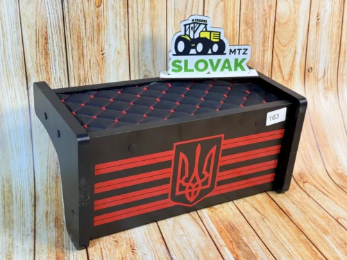 Полка кабіни МТЗ УК пластикова широка панель №163 (червона)