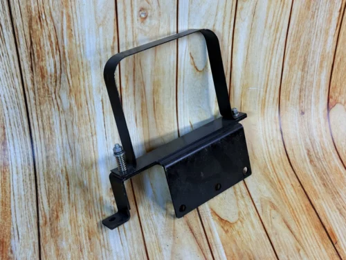 Кронштейн розширювального бачка з хомутом МТЗ 922-1311001/80-1311002