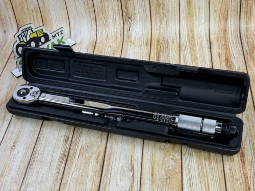 Ключ динамометричний 1/2" 470мм, 40-210 Нм (4,0-21 кгм)+подовжувач+головки 3шт кейс (ST-00125)
